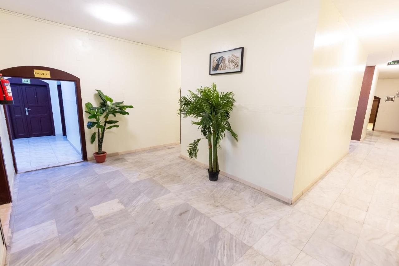 العييري للوحدات السكنية المفروشة الباحة 2 Эль-Баха Экстерьер фото